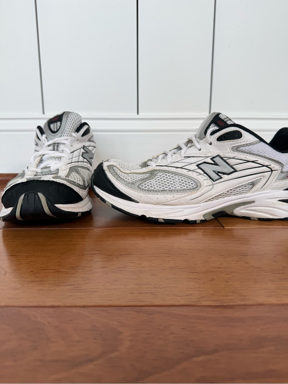 New Balance Men’s Running Shoes Black & White (Size 9 US / 42.5 EU)🏃